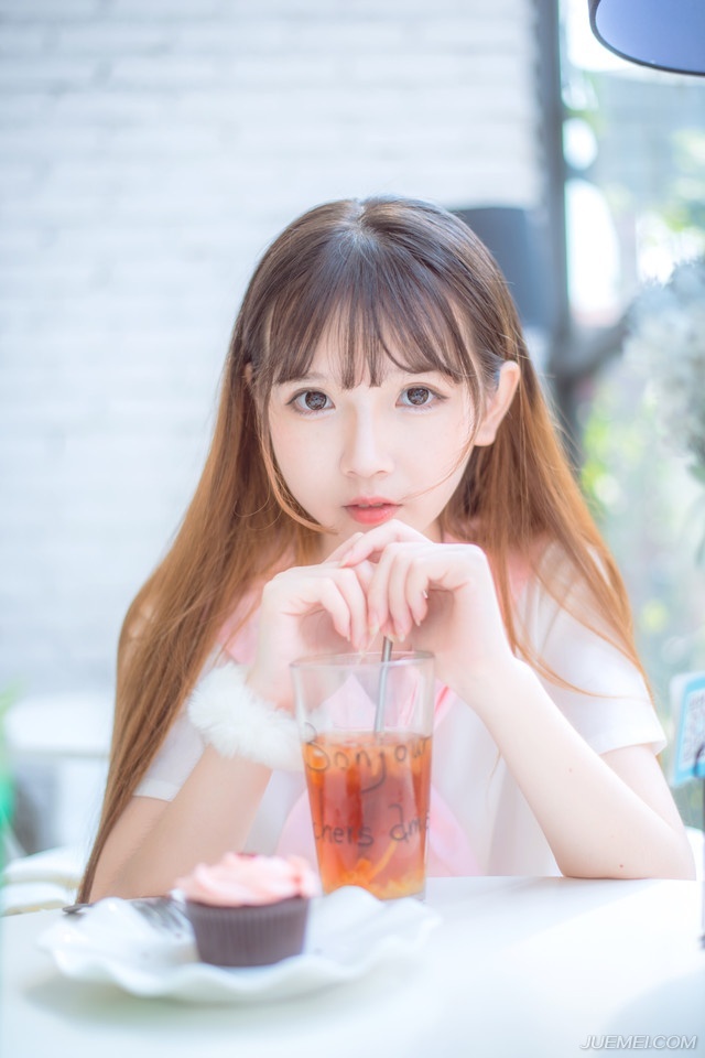 “无妨，只要今日能将关羽留下，再大的损失也是值得的。”庞德对于伤亡并不在意，反正这些都是胡兵，说白了是奴兵，若能以奴兵换来关羽的命，多少都值。